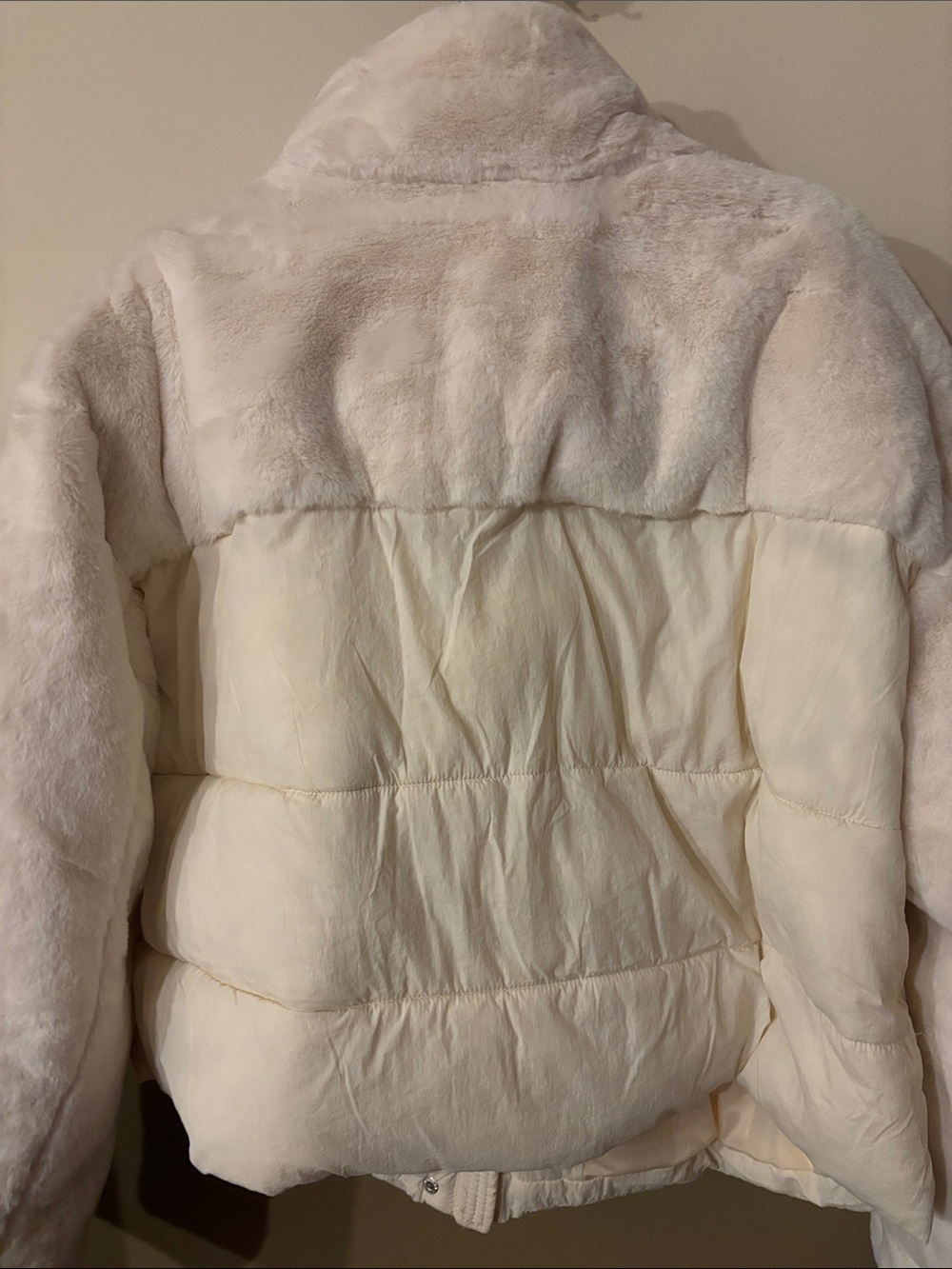 Women's Cream Faux-Fur Puffer Jacket NWT - Picture 6 of 7